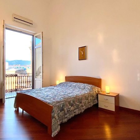 Elegante Appartamento In Centro Palermo Ngoại thất bức ảnh